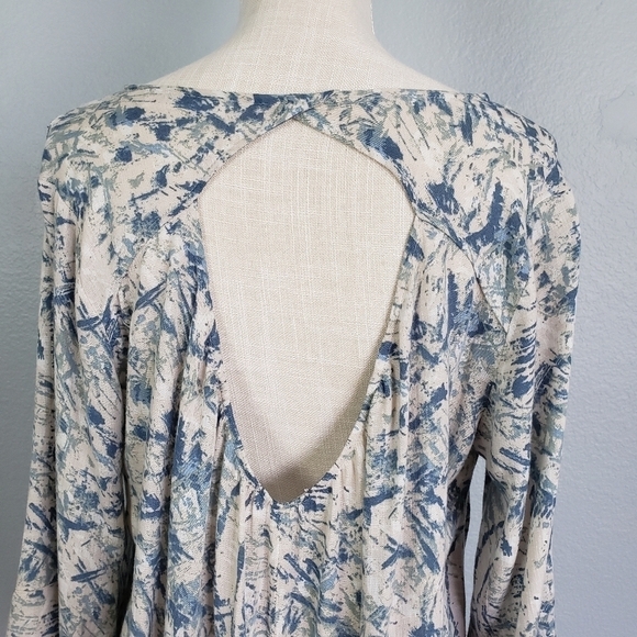 LUSH Asymetrical Hemline Bell Sleeve All Over Print Dress Flowy Lightweight Sz L - Picture 9 of 12